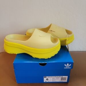 NWT Adidas 'Adifom Stan'' Women's Yellow Platform Slide Sandals